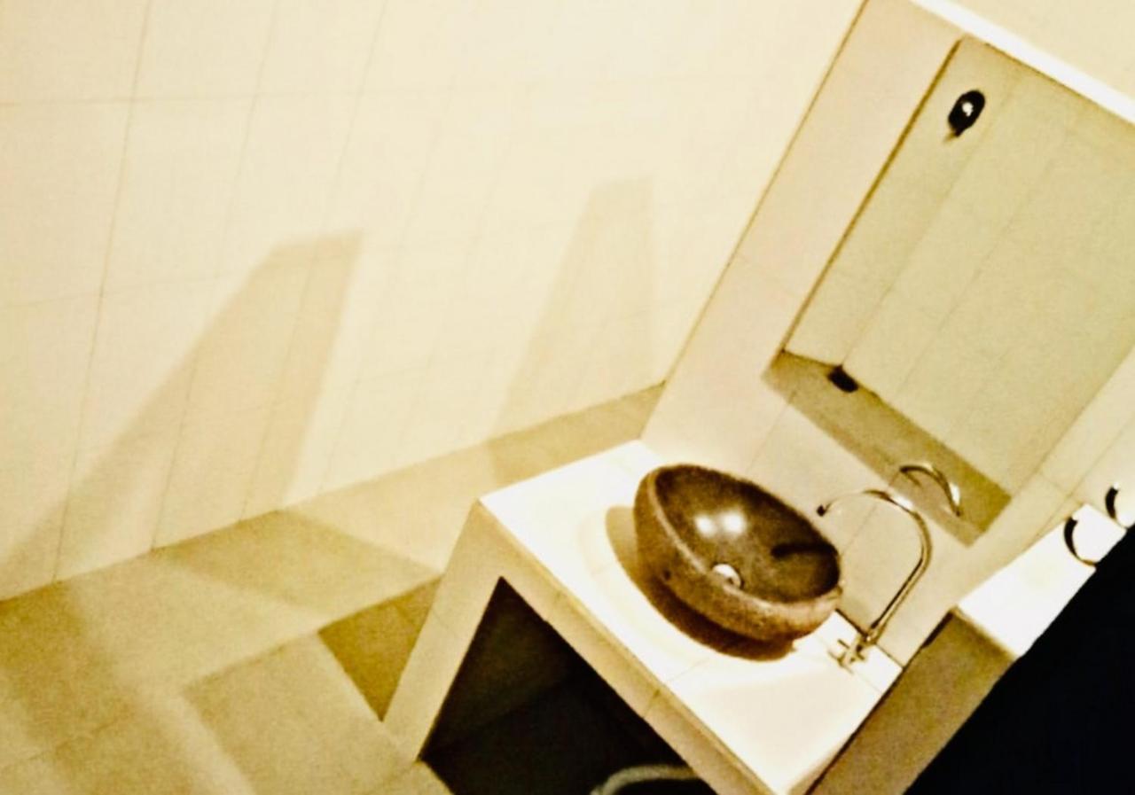 Ocean Hostel Ceningan Island Екстер'єр фото