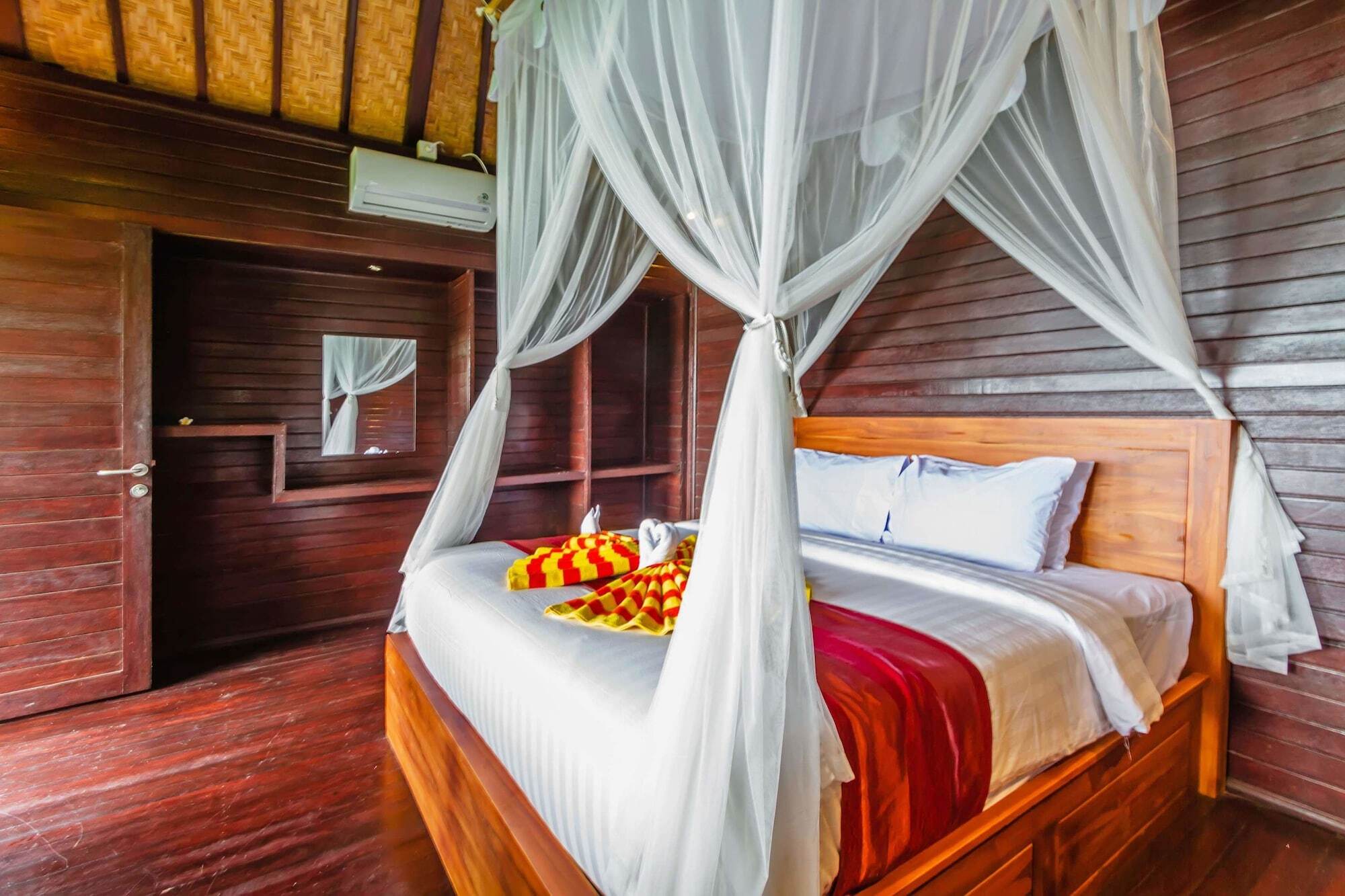 Ocean Hostel Ceningan Island Екстер'єр фото